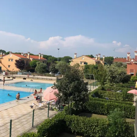 Perfect Family Getaway In With Pool Διαμέρισμα