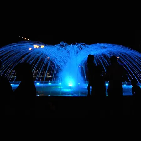 Perfect Family Getaway In With Pool 비비오네